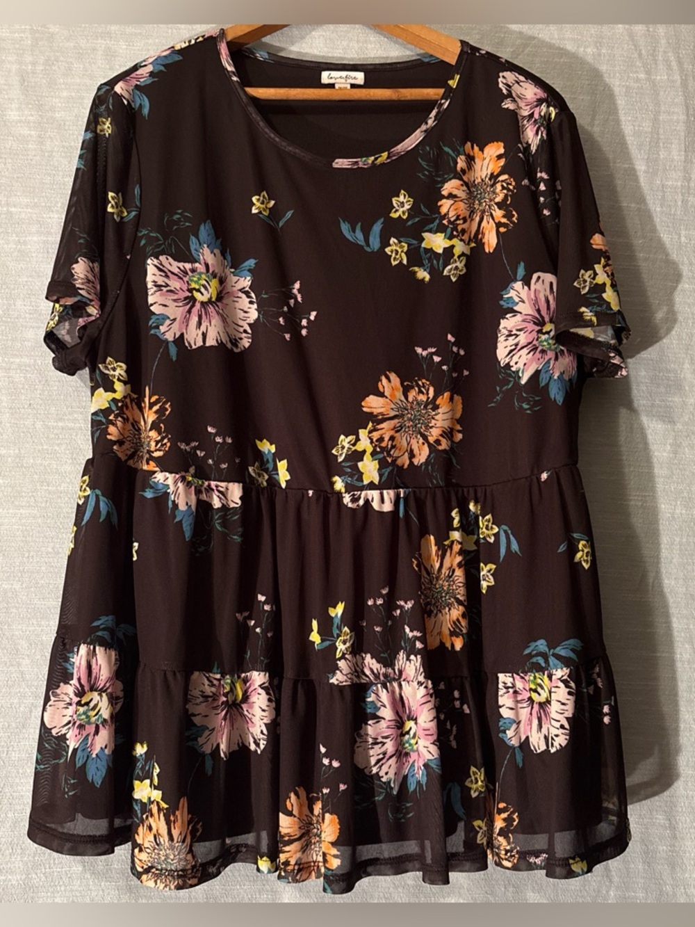 Love, Fire Boho Blouse Pullover Short Sleeve Tiered Black Floral Women’s Sz 1X